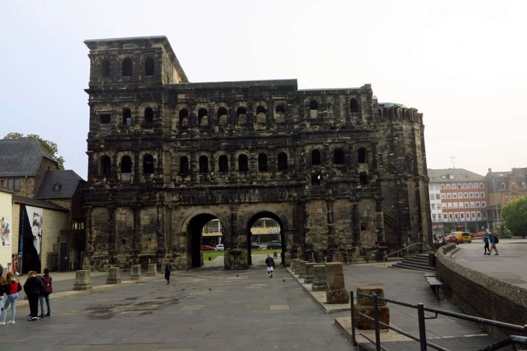 22 TREVIRI Porta Nigra.JPG